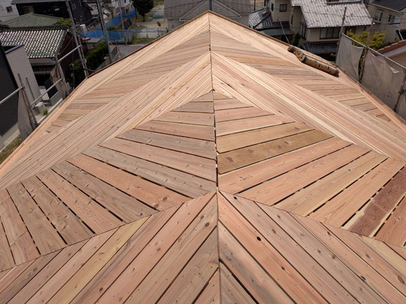 無垢の木の家、自然素材の家の屋根下地